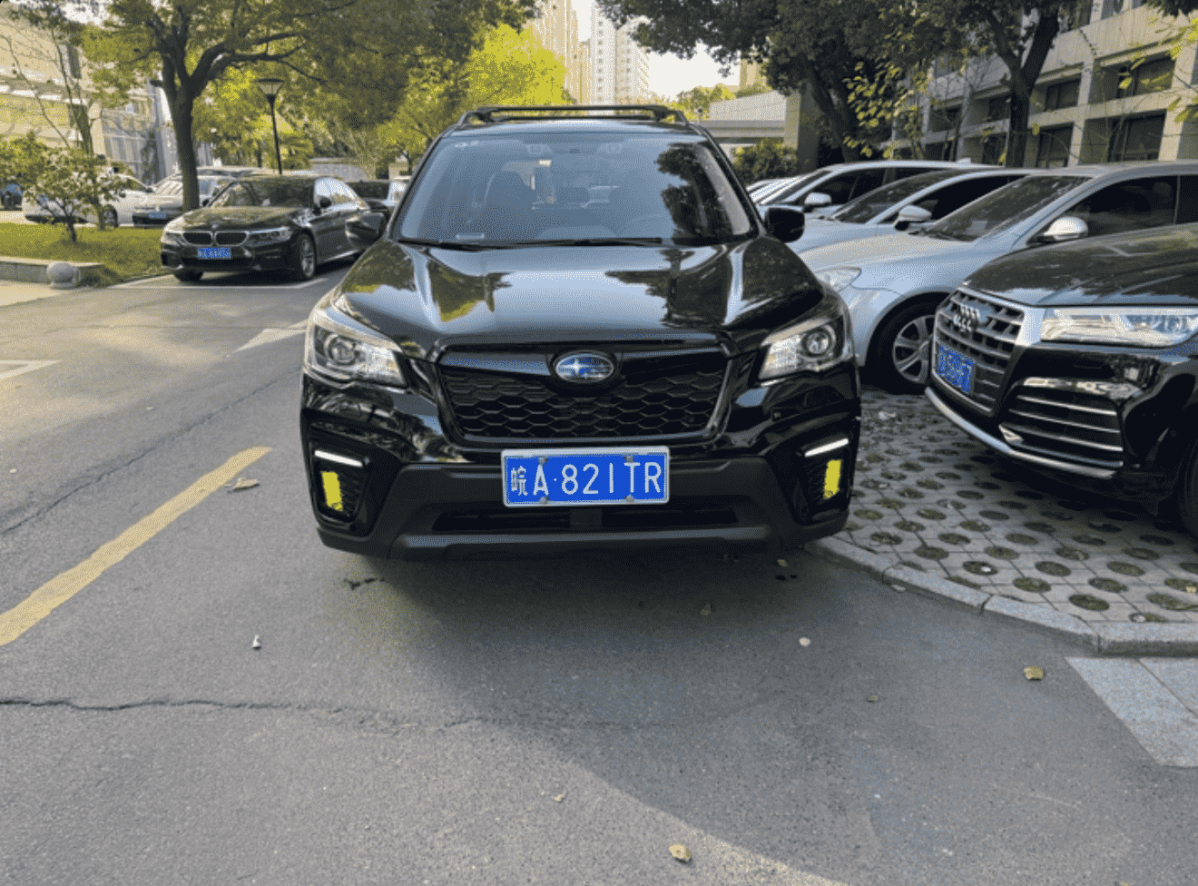 Xevaban.com ở 214 Giải Phóng là đơn vị chuyên cung cấp phụ kiện oto, đồ chơi oto, đồ chơi subaru forester, phụ kiện subaru forester, xevaban, 214 giải phóng, lưới tản nhiệt forester, mặt calang forester, độ lưới tản nhiệt forester.